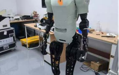 人形机器人
